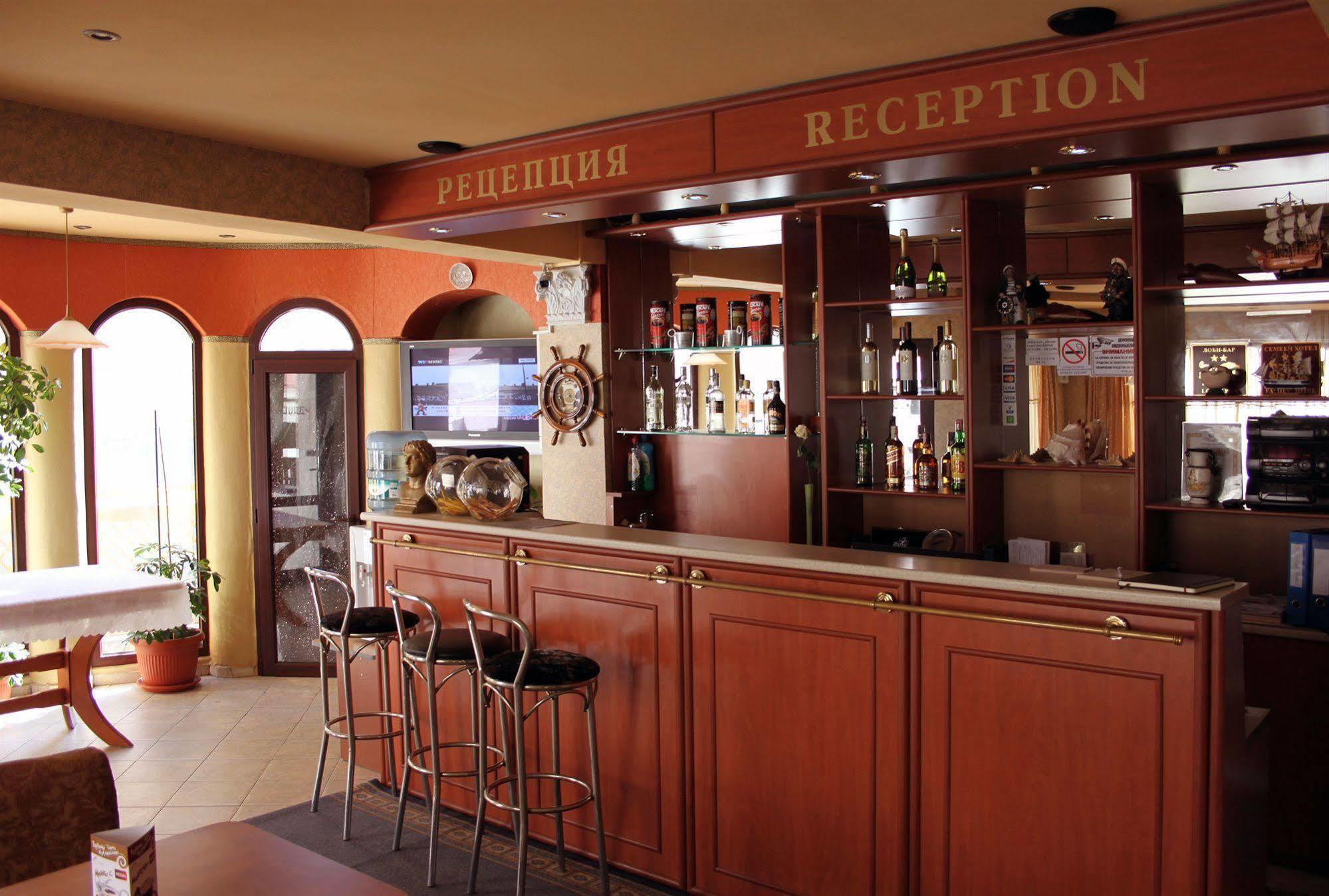 Antik Hotel Várna Kültér fotó