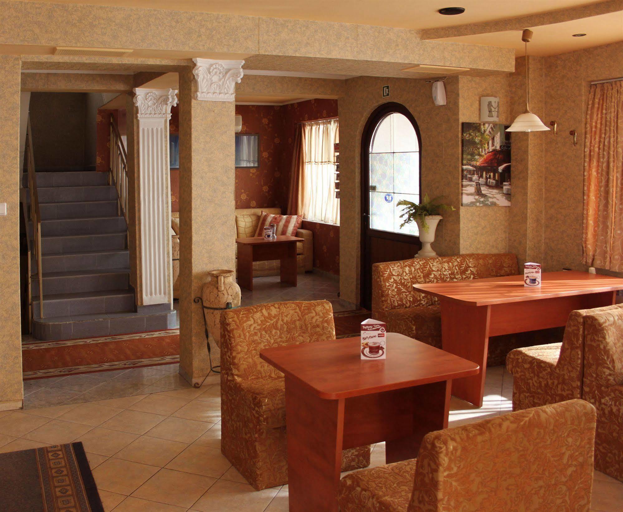 Antik Hotel Várna Kültér fotó