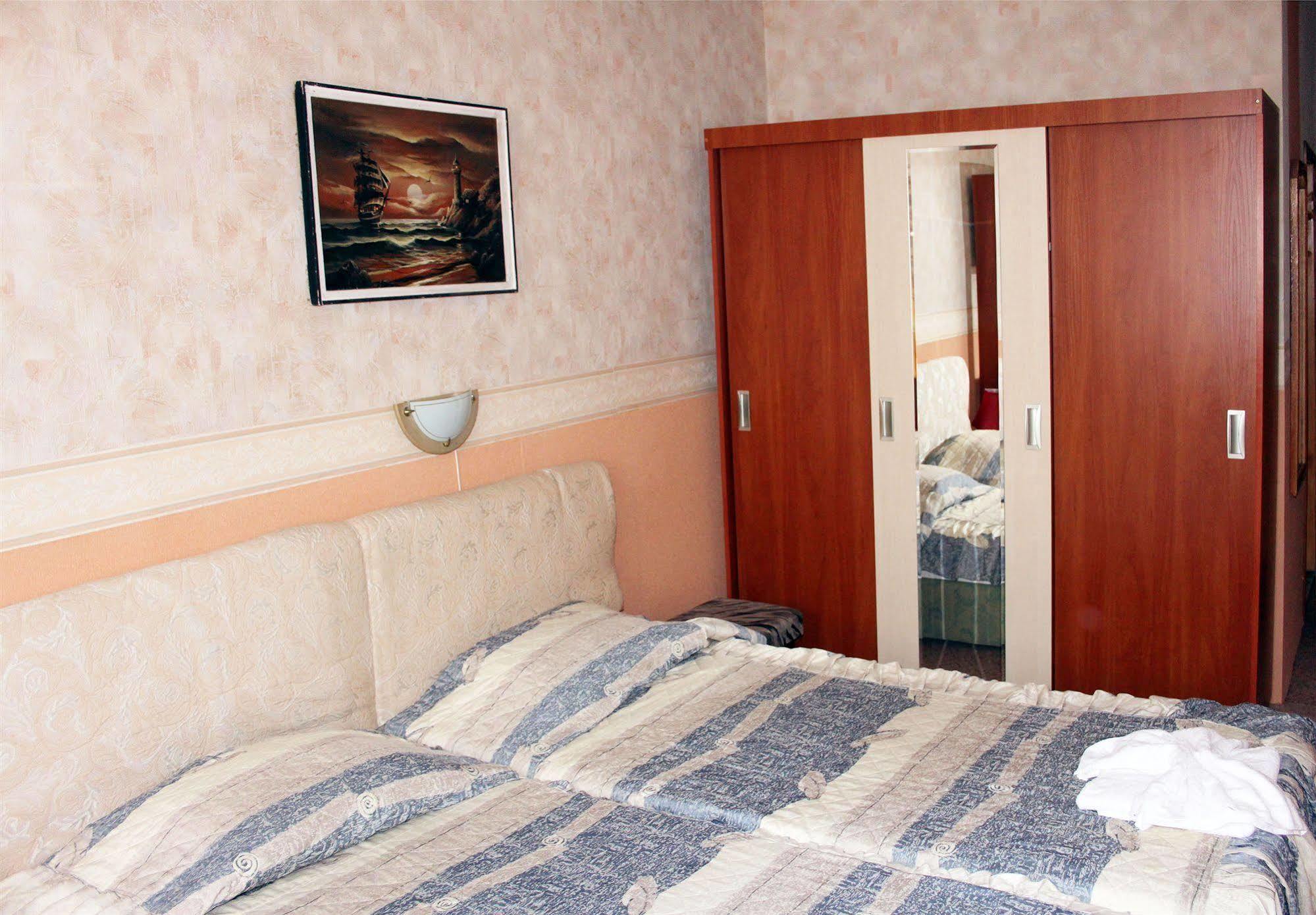 Antik Hotel Várna Kültér fotó