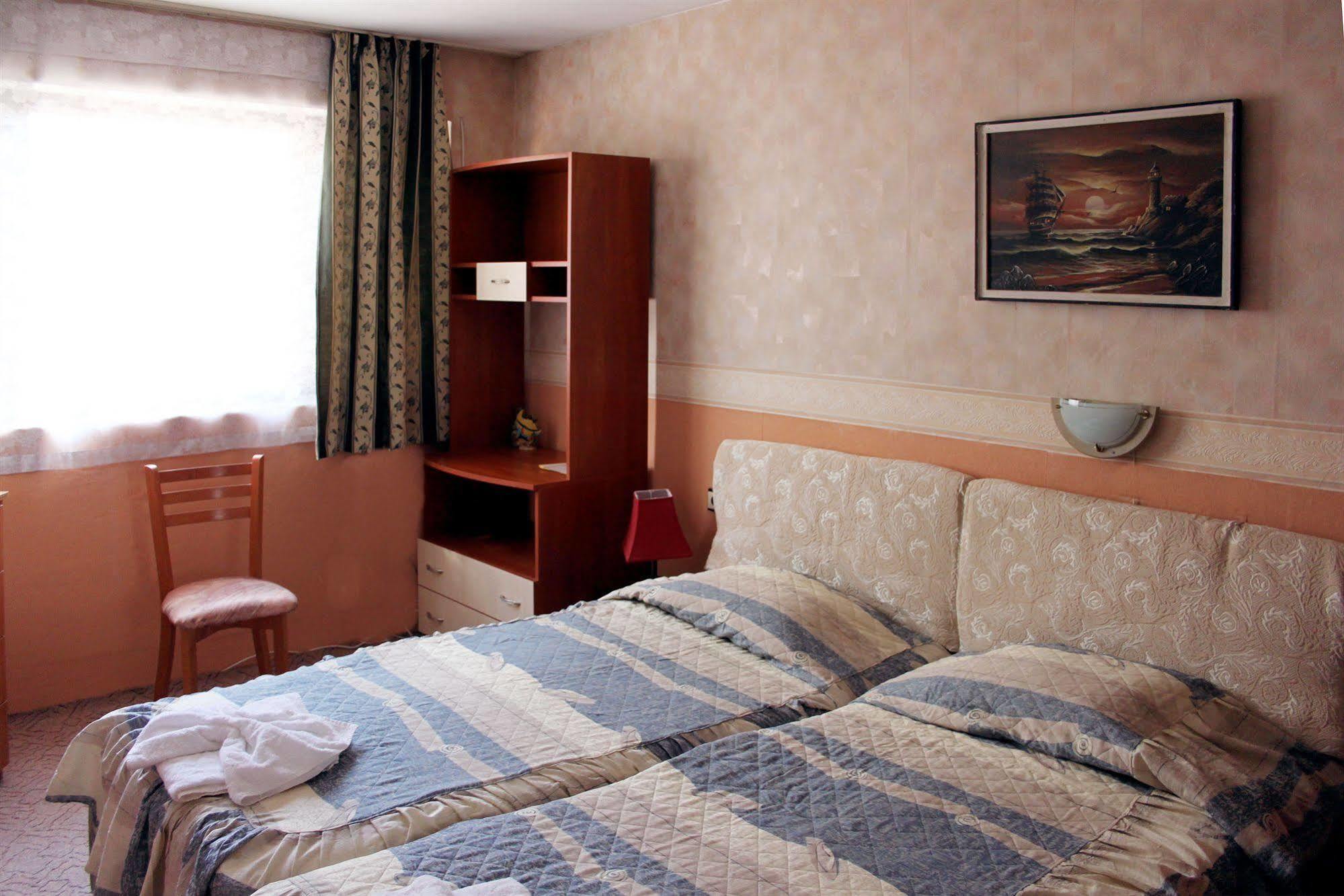 Antik Hotel Várna Kültér fotó