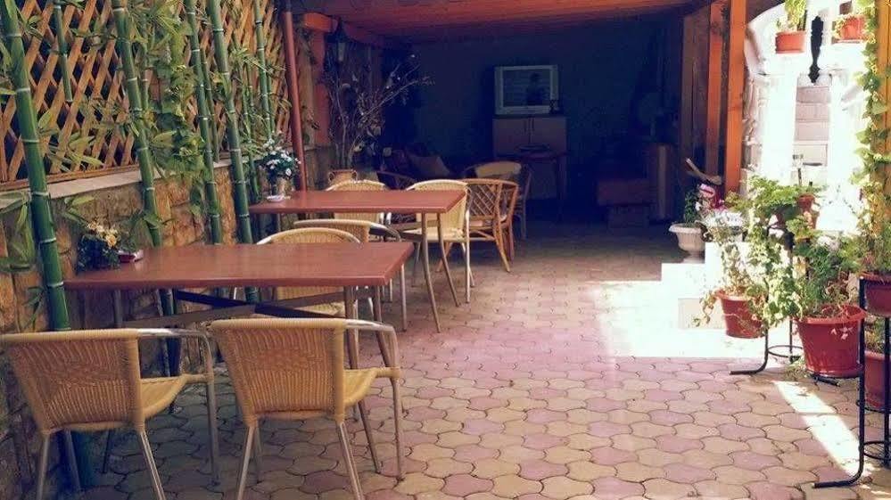 Antik Hotel Várna Kültér fotó
