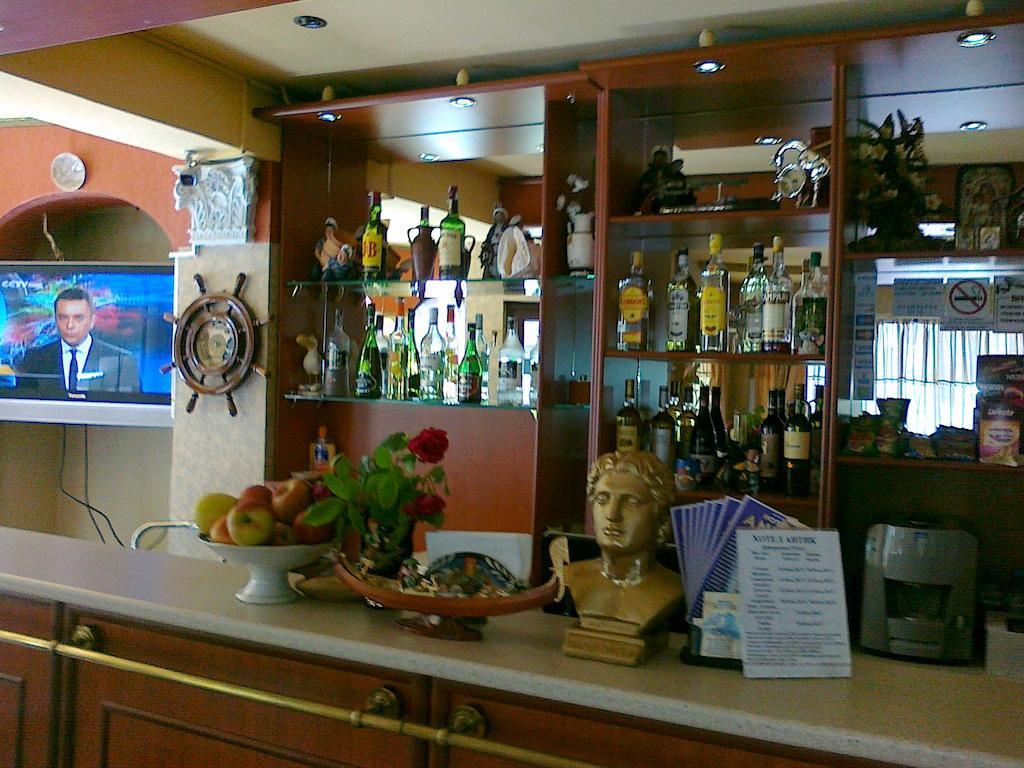 Antik Hotel Várna Kültér fotó