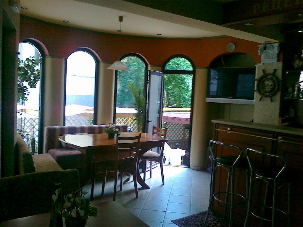 Antik Hotel Várna Kültér fotó